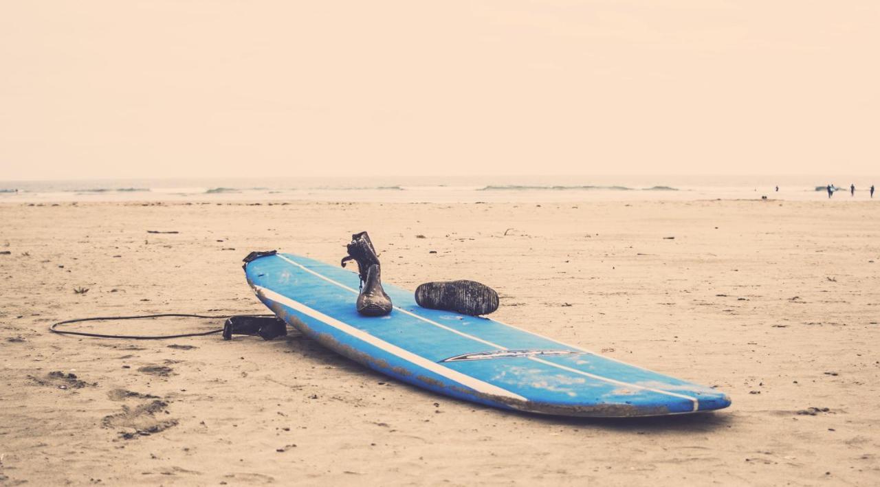 Mahara Caparica Surf Camp カパリカ エクステリア 写真