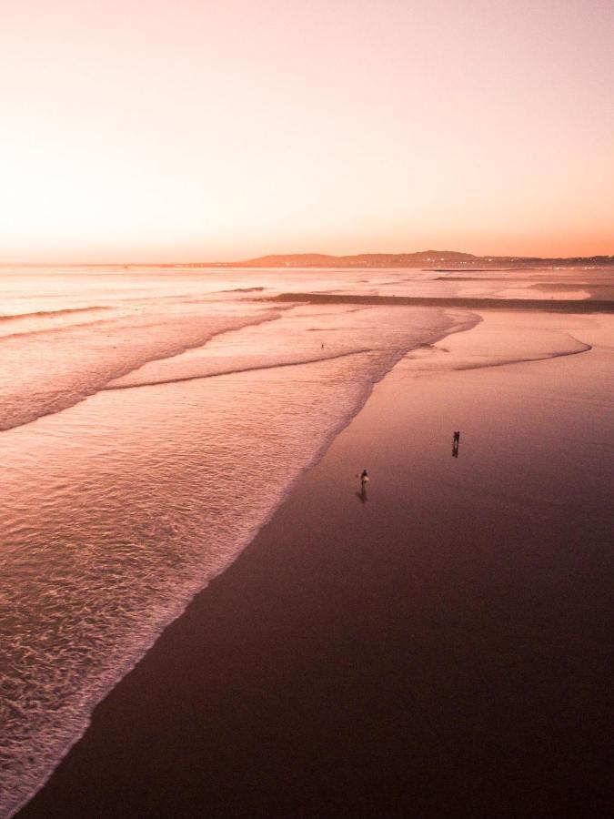Mahara Caparica Surf Camp カパリカ エクステリア 写真